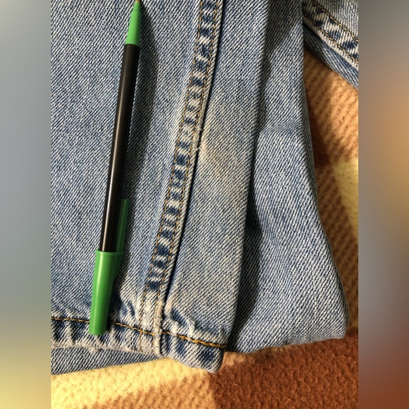 Levi’s 505 Distressed Jean - Picture 10 of 13